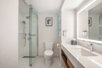 Standard Room, 1 King Bed (Minifridge High Floor)