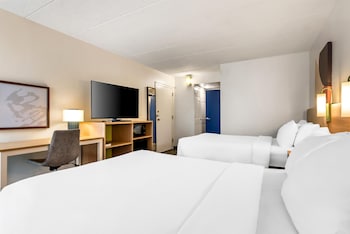 Room, 2 Double Beds, Accessible (Mobility & Hearing, Roll-In Shower)
