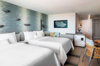 Club Room, 2 Queen Beds, Roll-in Shower, Ocean View (Mobility Accessible, Roll-In Shower)