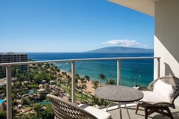 Club Room, 2 Queen Beds, Roll-in Shower, Ocean View (Mobility Accessible, Roll-In Shower)