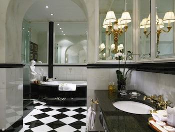 Signature Suite