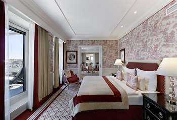 Opera Penthouse Suite