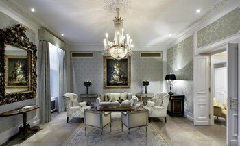 Grand Signature Suite