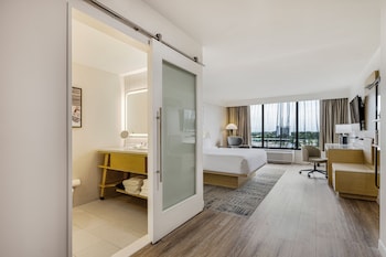 Premium Room, 1 King Bed (View)