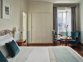 Deluxe Room, Sea View (No Balcony)