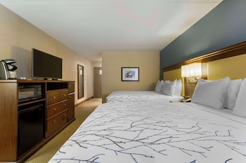 Standard Room, 2 Queen Beds, Refrigerator & Microwave, Courtyard View
