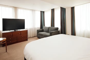 Executive Room, 1 King Bed with Sofa bed