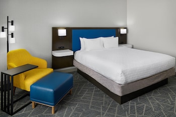 Room, 1 King Bed, Microwave