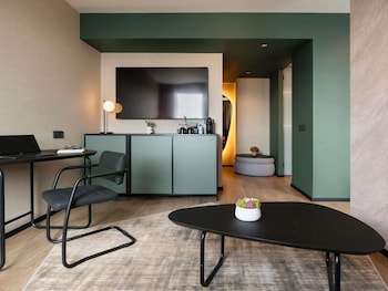 Suite, 1 King Bed with Sofa bed