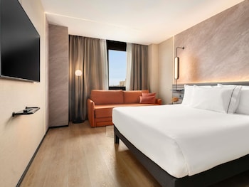 Superior Room, 1 Queen Bed, Accessible