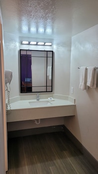Deluxe 2 Queen Beds