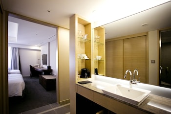 Standard Twin Room (4th floor ~ 12th floor)