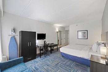 Deluxe Room, 1 King Bed with Sofa bed, Non Smoking