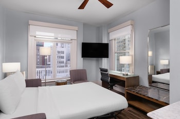 Suite, 1 King Bed, Non Smoking (with Sofabed)