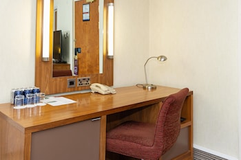 Family Room, 1 King Bed with Sofa bed