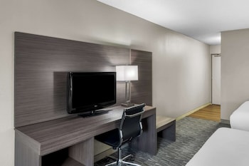 Standard Room, 2 Queen Beds, Non Smoking