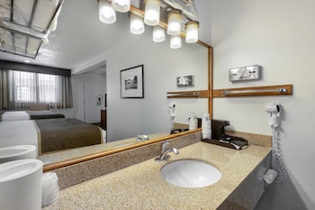 Suite, Multiple Beds, Non Smoking, Refrigerator & Microwave