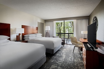 Club Room, 2 Queen Beds, Balcony
