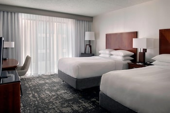 Club Room, 2 Queen Beds, Balcony
