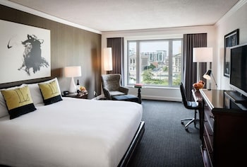 Room, 1 King Bed, Accessible, Park View (Hearing)