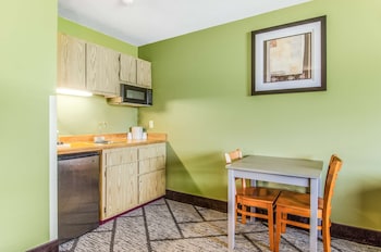 Premier Suite, 1 King Bed, Kitchenette