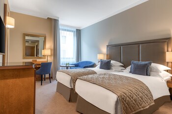 Deluxe Room, Courtyard View