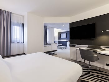 Suite, 1 Double Bed, Balcony