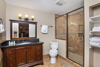 Deluxe Studio Suite, 1 King Bed, Non Smoking