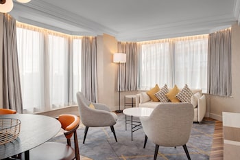 Suite, 1 King Bed