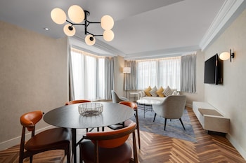 Suite, 1 King Bed