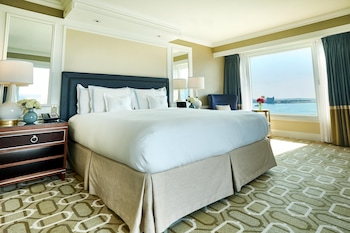 Superior Room, 1 King Bed, Harbor View