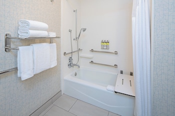 Standard Room, 1 King Bed, Accessible (Accessible Tub)