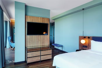 Junior Suite - Harbor View