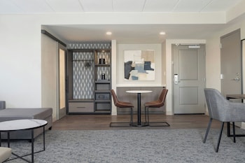Junior Suite, 1 King Bed with Sofa bed (Hearing Accessible)