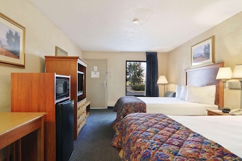 Room, 2 Queen Beds, Non Smoking