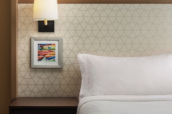 Standard Room, 1 Queen Bed, Accessible (Mobility, Roll-In Shower)
