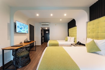 Room, Multiple Beds, Pool Access, Pool View