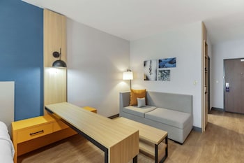 Suite, 2 Queen Beds and Sofa Bed, Non-Smoking
