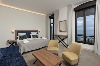 Junior Suite, 1 Queen Bed, Sea View
