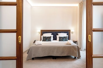 City Suite, City View