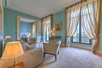 Suite, Sea View