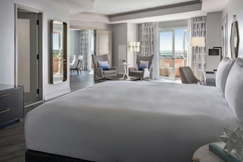 Suite, 1 Bedroom, Tower (View)