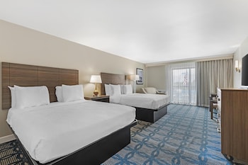 Standard Room, 2 Queen Beds, Non Smoking, Balcony (Shower Only)