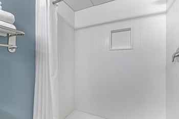Standard Room, 2 Queen Beds, Non Smoking, Balcony (Shower Only)