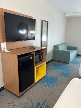 Suite, 2 Queen Beds, Non Smoking