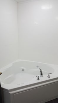 Business Room, 1 King Bed, Non Smoking