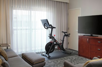 Suite, 1 Bedroom, Courtyard View (Exercise Equipment)