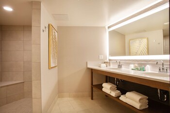 Suite, Multiple Beds, Non Smoking, Jetted Tub (Living Room;with Sofabed)