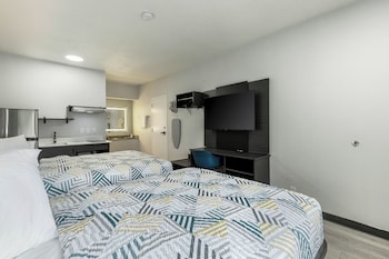 2 Full Beds | Non-Smoking, Kitchen