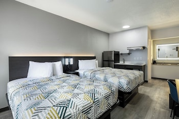 2 Full Beds | Non-Smoking, Kitchen